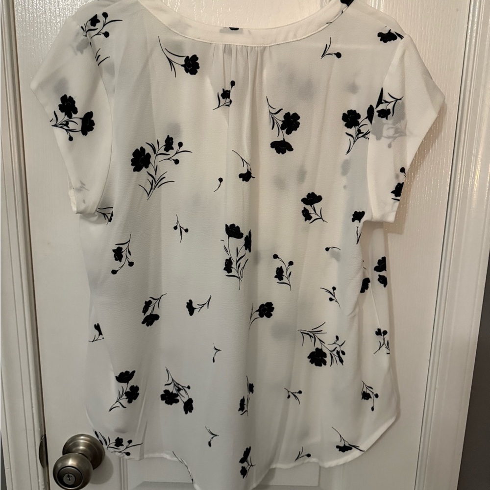 41 Hawthorn White Blouse with Black Floral Design - Picture 2 of 4